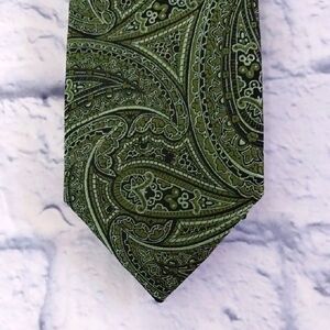 Geoffrey Beene Tie Necktie Green Silk Paisley